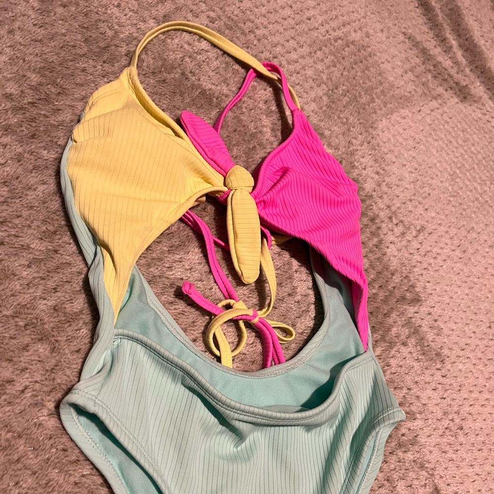 One piece color block swimsuit